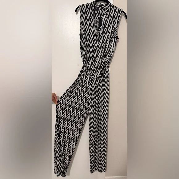 Donna Morgan Black & White Chevron Sleeveless Jumpsuit with Tie Waist - Picture 2 of 6